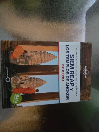 Guías de viaje varios países. 3 euros cada una.