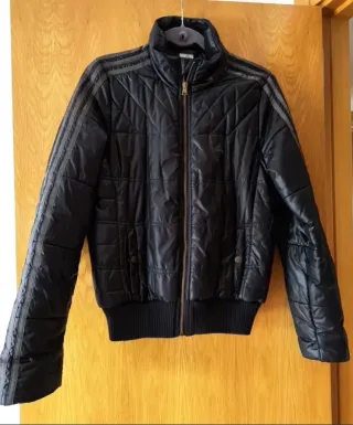Cazadora Adidas acolchada negra Talla 38