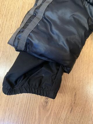 Cazadora Adidas acolchada negra Talla 38