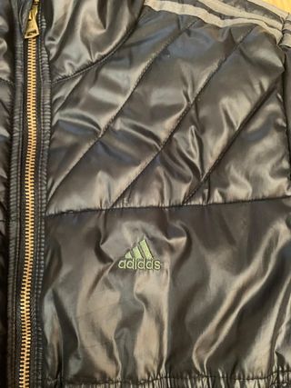 Cazadora Adidas acolchada negra Talla 38