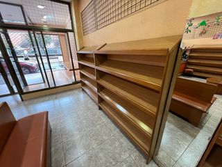 Estantería de madera