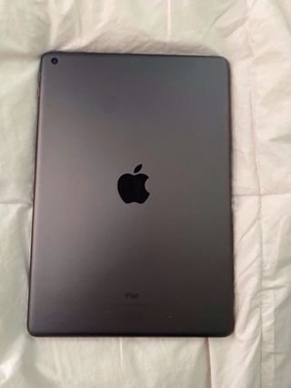 iPad 7ª Gen 2019 Negro + Funda Graffiti