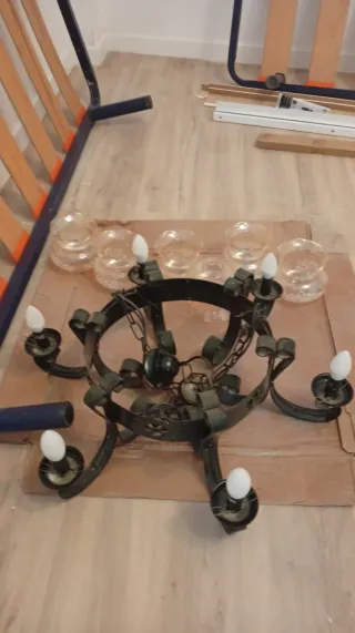 Lámpara de forja negra y cristal