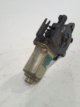 MOTOR ELEVALUNAS TRASERO DERECHO NISSAN X-TRAIL (T31)