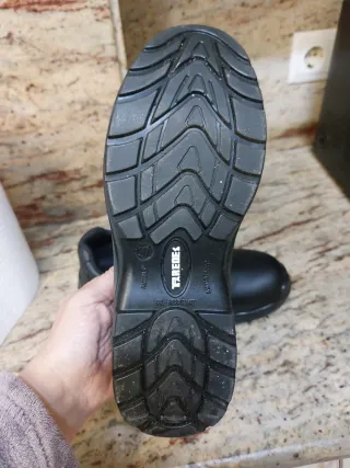 Zapato seguridad puntera de hierro