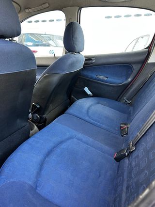 Peugeot 206 5p XR 75cv – 2003 – 1800€ negociables