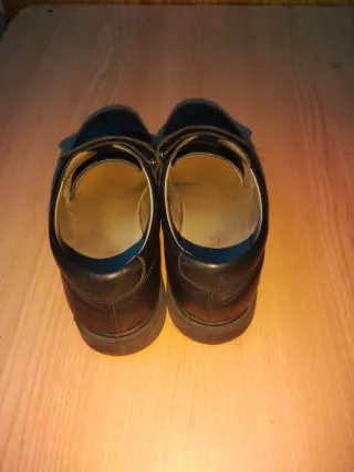 Zapatos negros de velcro