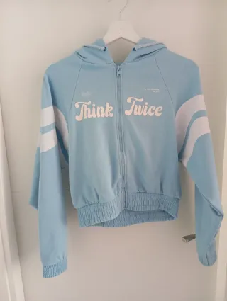 Sudadera con cremallera y capucha