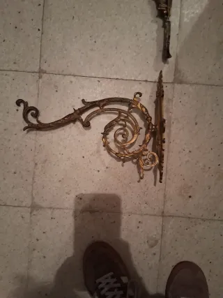 2 Colgadores de forja decorativos