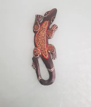 Geco in legno decorativo