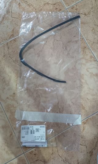Moldura Lateral Izq Rejilla Mercedes A2068854702