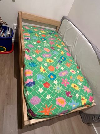 Cama infantil de madera