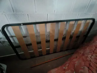 Somier metálico con láminas de madera