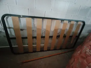 Somier metálico con láminas de madera