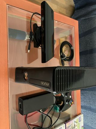 Xbox 360 + 10 giochi Kinect