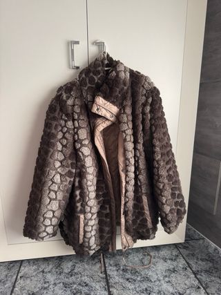 Chaquetón reversible beige y marrón