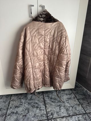 Chaquetón reversible beige y marrón