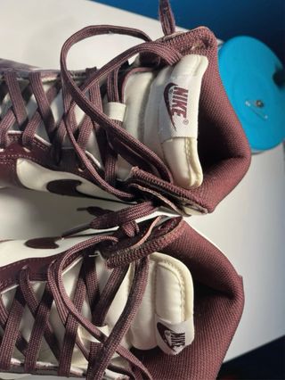 Nike Dunk High Burdeos Blanco