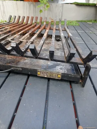 Reja de chimenea de metal