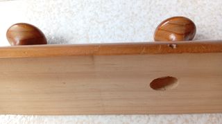 Perchero de madera maciza para pared