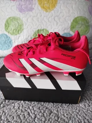 Botas de fútbol Adidas Predator rosas