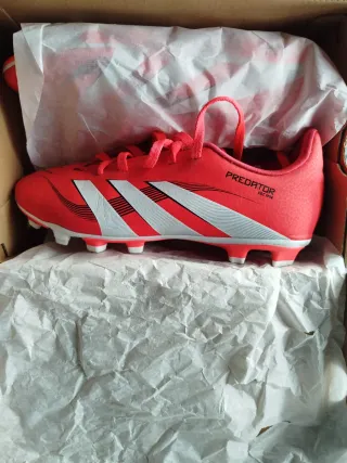 Botas de fútbol Adidas Predator rosas