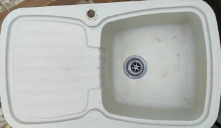 Fregadero de cocina resina blanco.