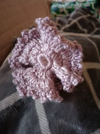 Fiore uncinetto colore glicine