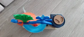 Piña y Casa Bob Esponja con tobogán