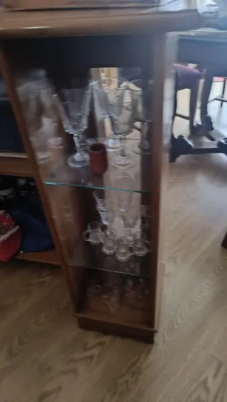 Mobile bar in legno e vetro