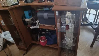 Mobile bar in legno e vetro