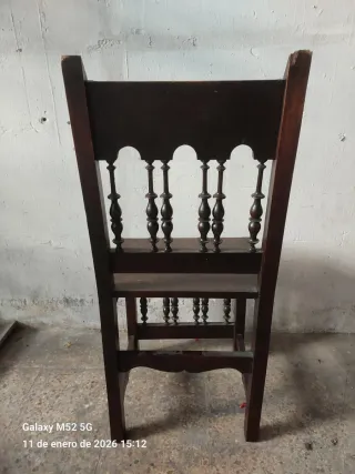 Silla antigua tallada a mano madera