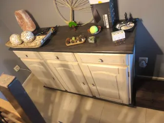 Mueble de salón con puertas de cristal