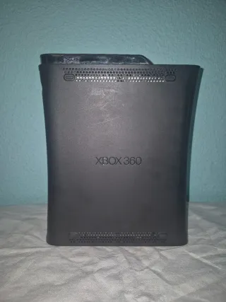Xbox 360 + Mando + 3 Videojuegos