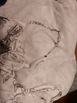 Vestido Desigual estampado periódico