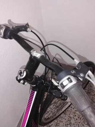 Bicicleta BTT BH Negra y Rosa