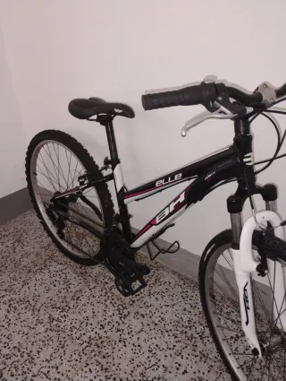 Bicicleta BTT BH Negra y Rosa