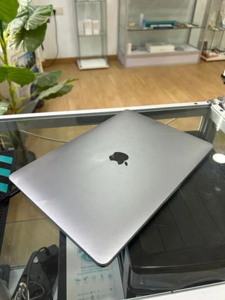 MacBook Pro 2020 Grigio 256GB 8GB RAM I5