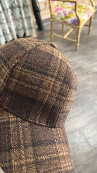 Berretto a quadri effetto pelle di pesca