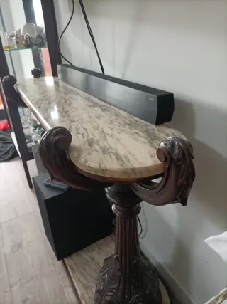 Mesa consola madera tallada y mármol