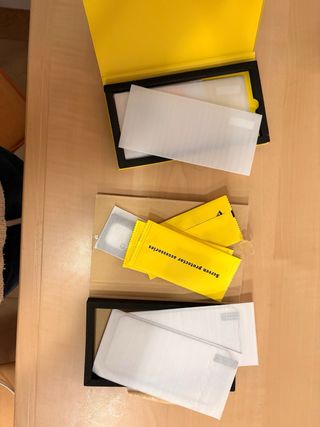 iPhone 13 Negro + cristal templado + pack carcasas