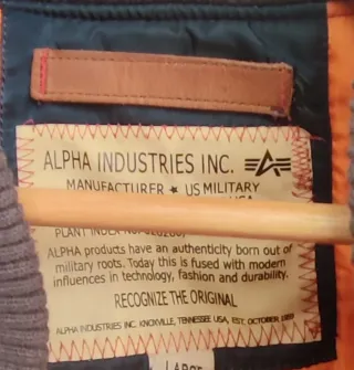 Chaqueta Alpha Industries Azul verdoso.