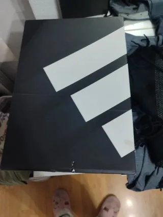 Zapatillas Adidas Negras y Blancas