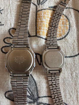 Pareja de relojes Casio plateados