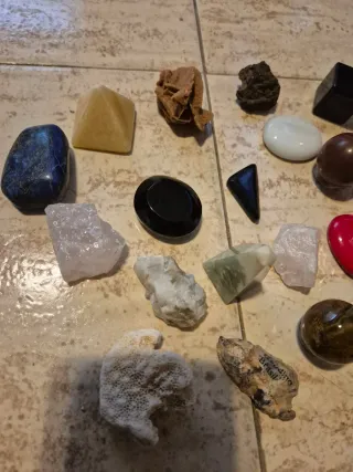 Lote de piedras y minerales variados