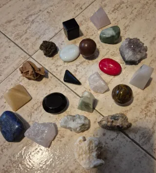 Lote de piedras y minerales variados