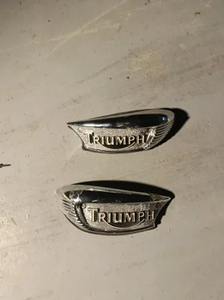 Emblema Triumph Cromado