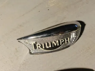 Emblema Triumph Cromado