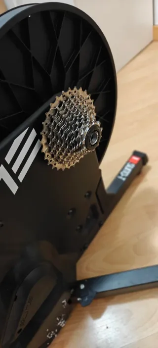 Rodillo Elite Suito-T + cassette shimano 11-30