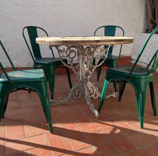 Mesa exterior rústica